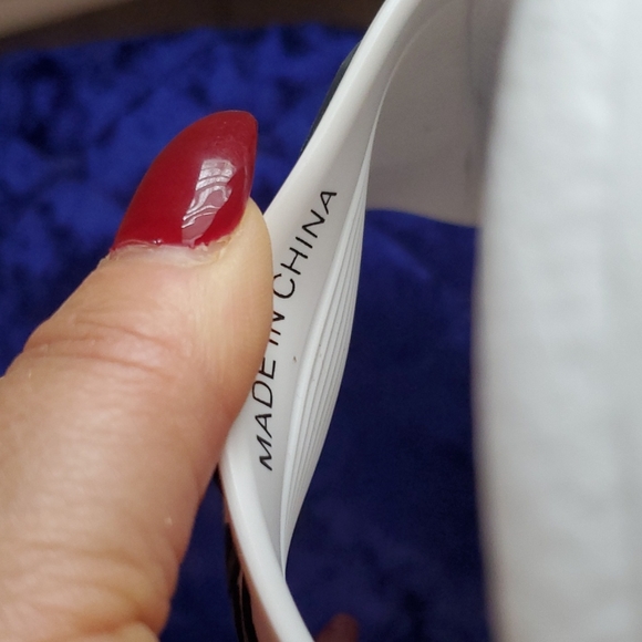 Authentic Versace Pool Slides - Picture 11 of 12